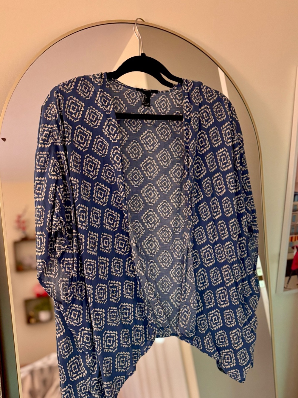 Forever 21 Blue and White Aztec Print Open Cardigan